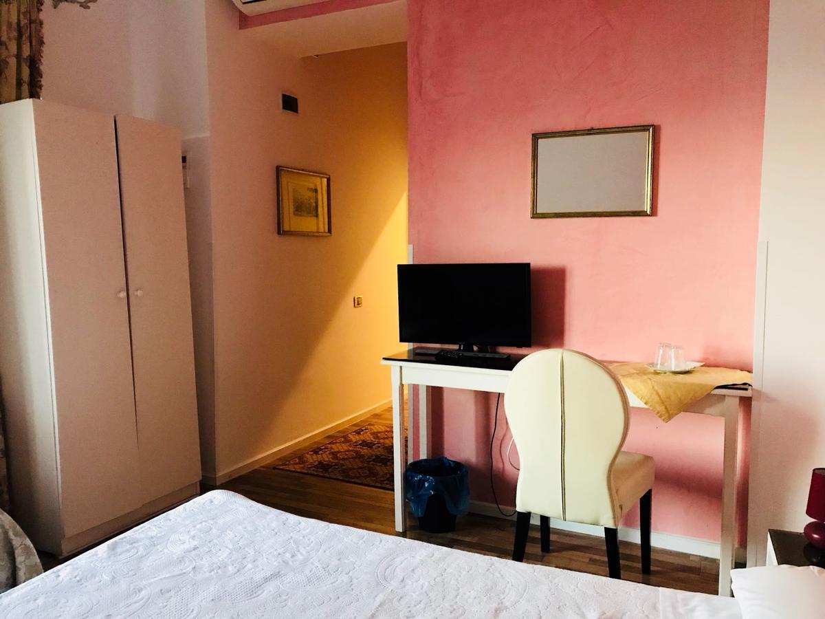 Vila Flavia B&B コンスタンツァ エクステリア 写真